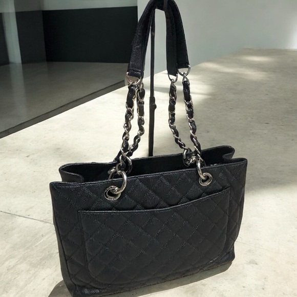 CHANEL Quilted Caviar CC Grand Shopping Tote - Picture 7 of 16